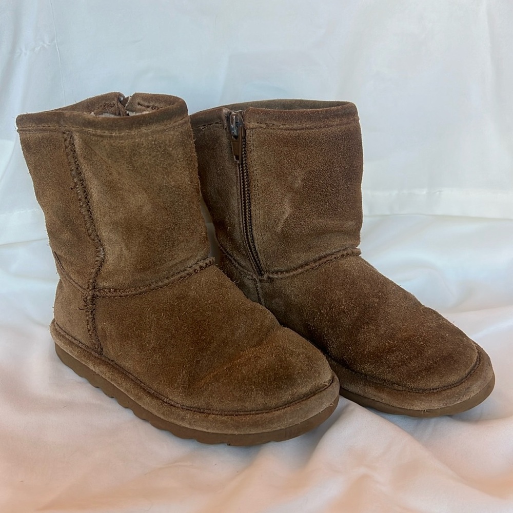 Bearpaw boots Unisex girl tan brown suede faux fur lined Size 10 preloved